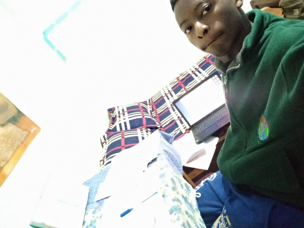 IN MY ONE ROOM AS A UNIVERSITY STUDENT GOING TO SCHOOL AND LEARNING HOW TO TRADE